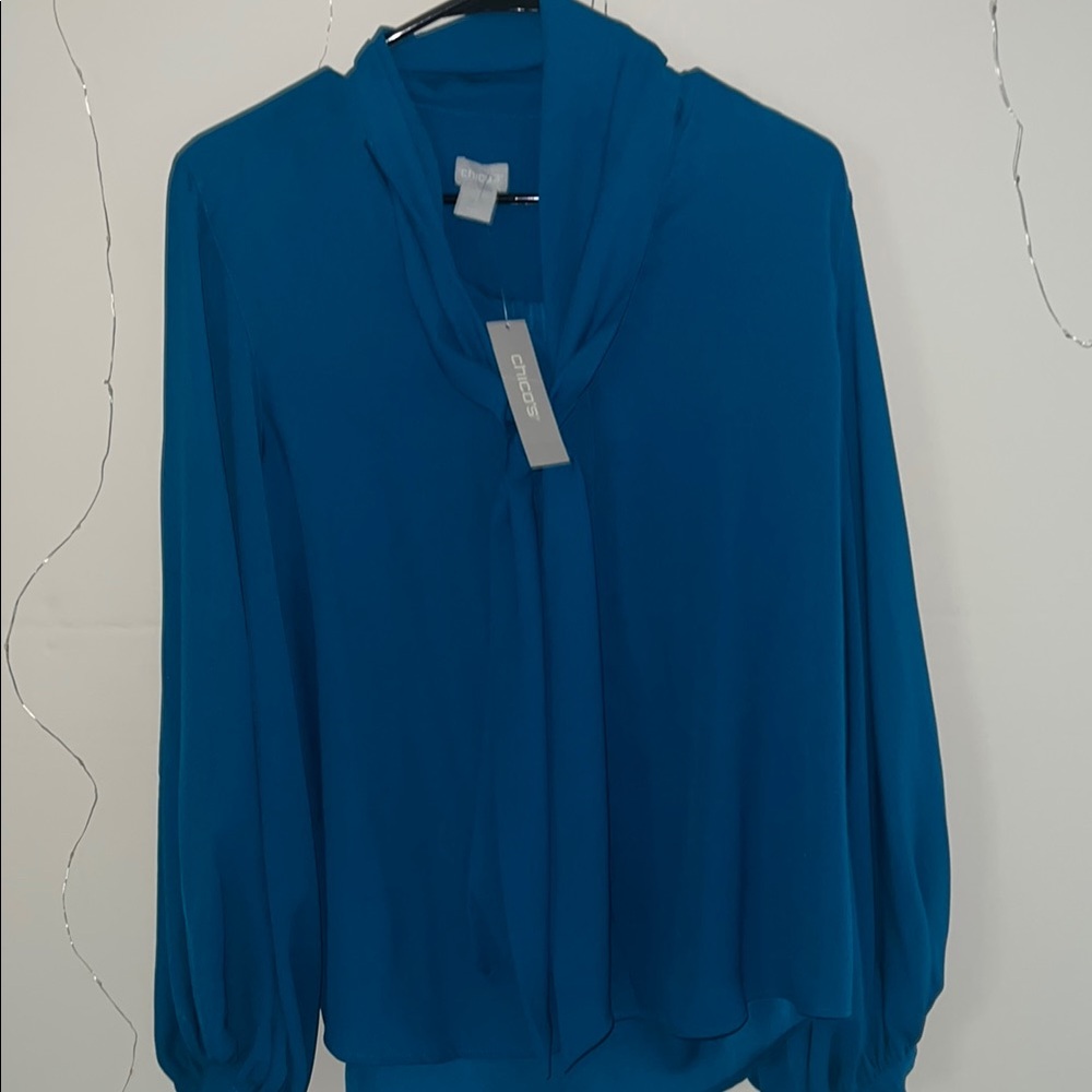 Chico's Relaxed Blue and White Long Sleeve Blouse